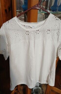 Time and Tru White Eyelet Short-Sleeve Top